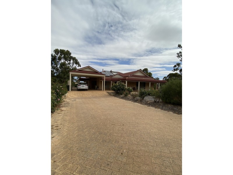 80 Newstead Road, Kojonup WA 6395