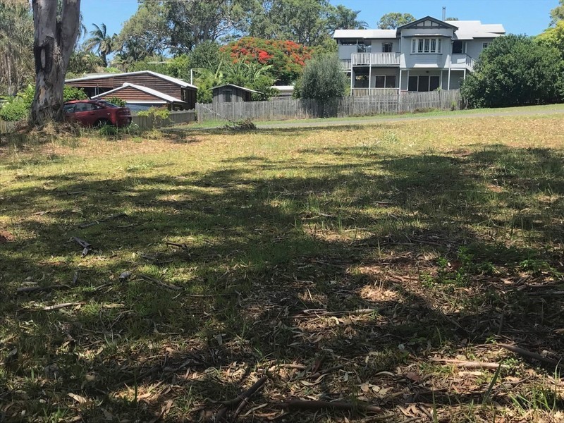 7 Shelly Crescent, Lamb Island QLD 4184