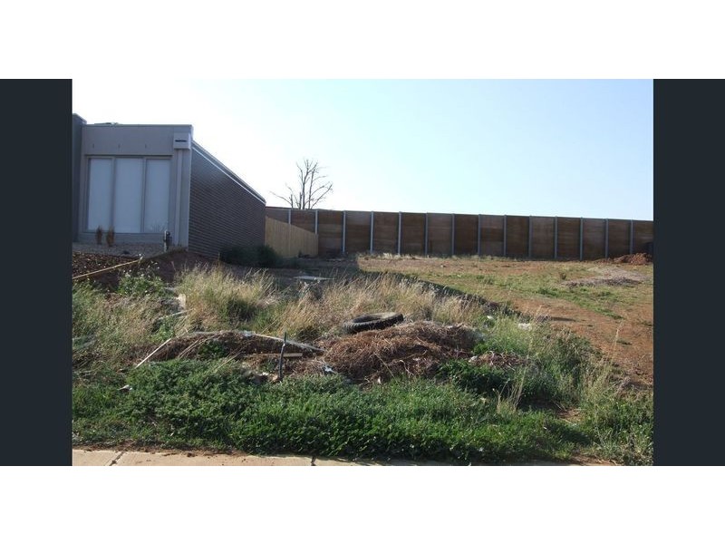 77 Burbidge Drive, Bacchus Marsh VIC 3340