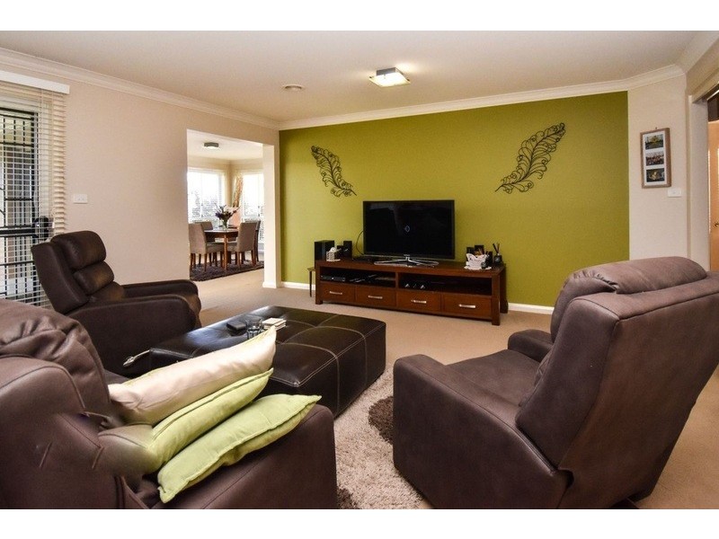 19 Isaac Drive, Orange NSW 2800