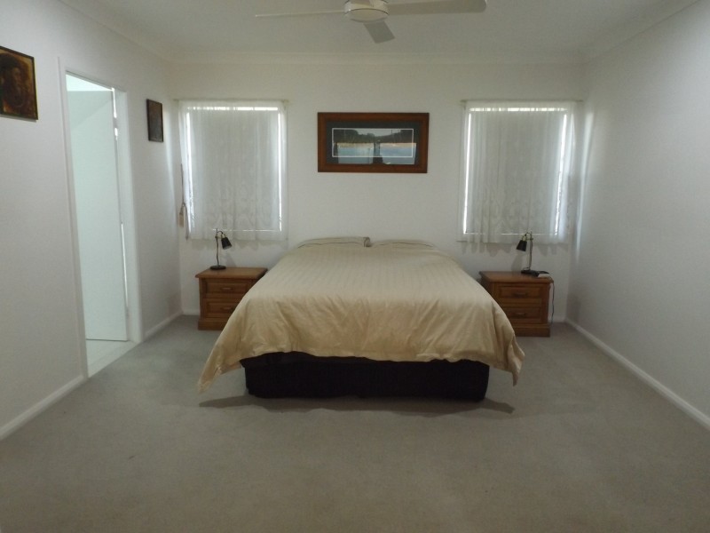 8 Southern Ocean Street, Lake Cathie NSW 2445