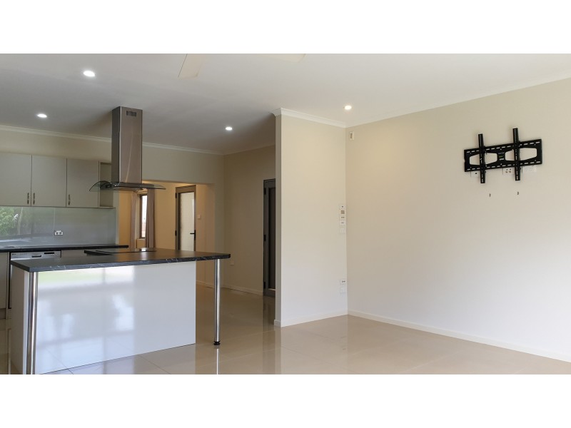 1/7 Academy Close, White Rock QLD 4868