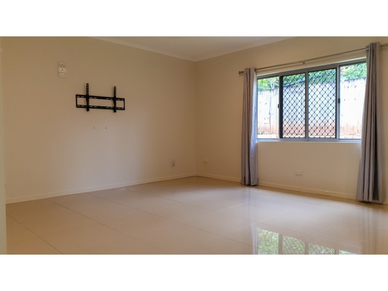 1/7 Academy Close, White Rock QLD 4868