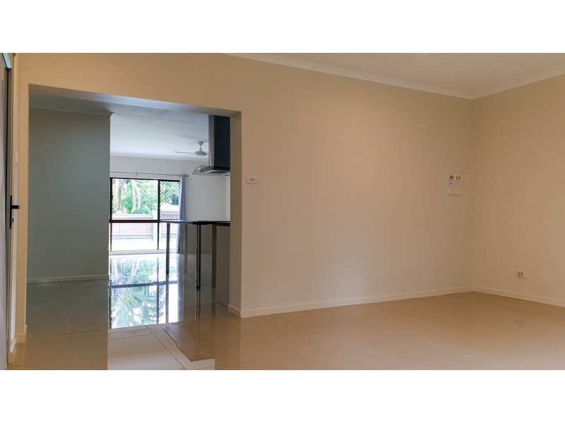 1/7 Academy Close, White Rock QLD 4868