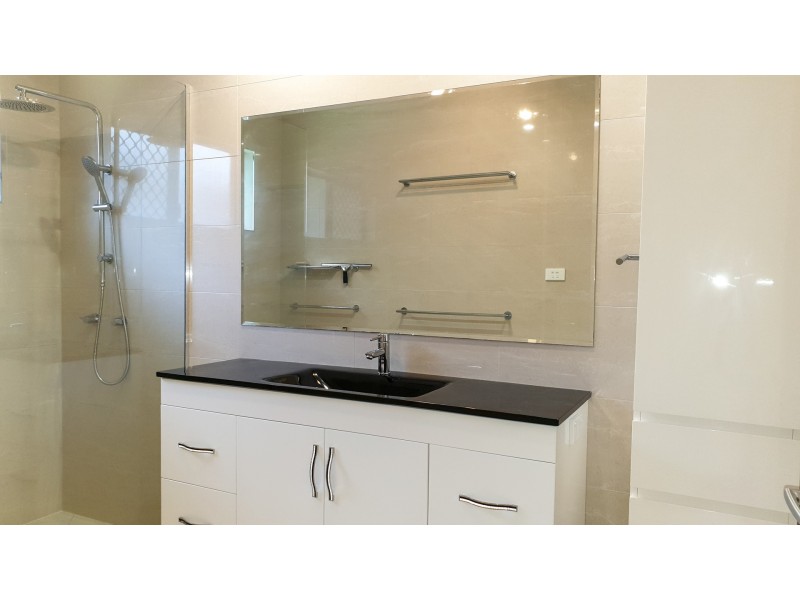 1/7 Academy Close, White Rock QLD 4868