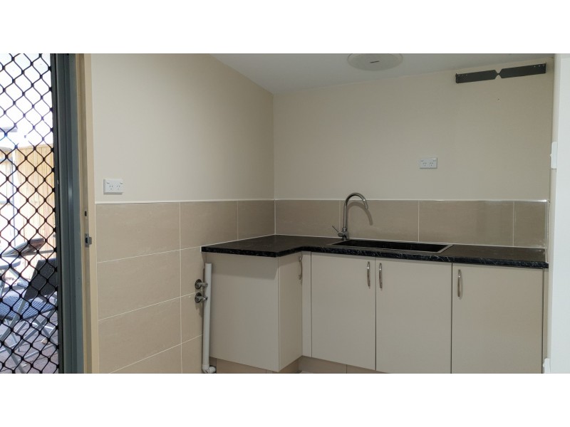 1/7 Academy Close, White Rock QLD 4868