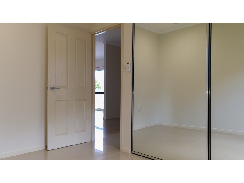 1/7 Academy Close, White Rock QLD 4868