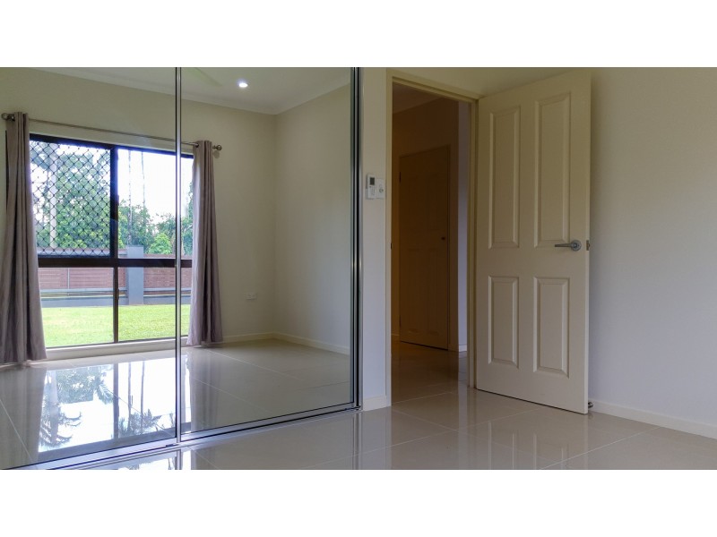 1/7 Academy Close, White Rock QLD 4868