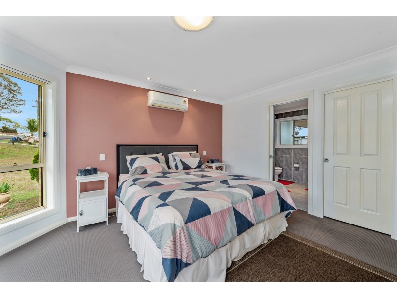 18 Warralong Street, Coomba Park NSW 2428