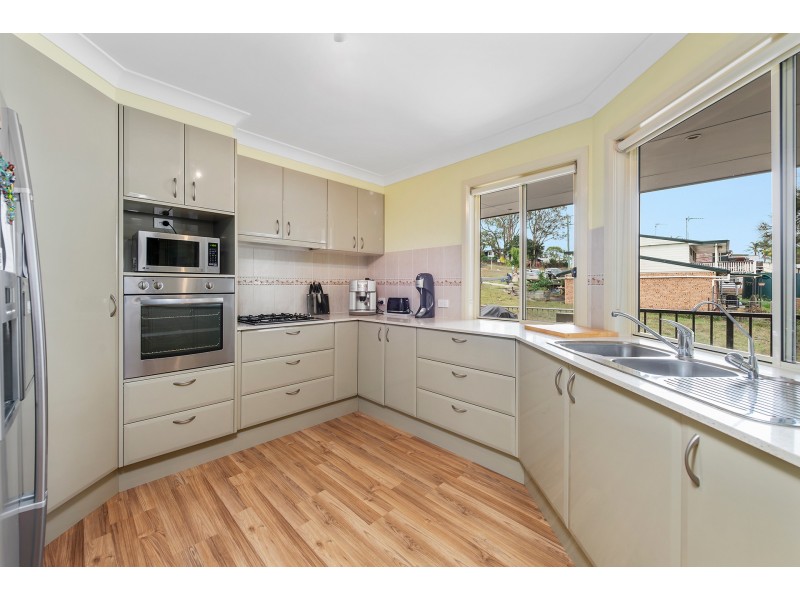 18 Warralong Street, Coomba Park NSW 2428