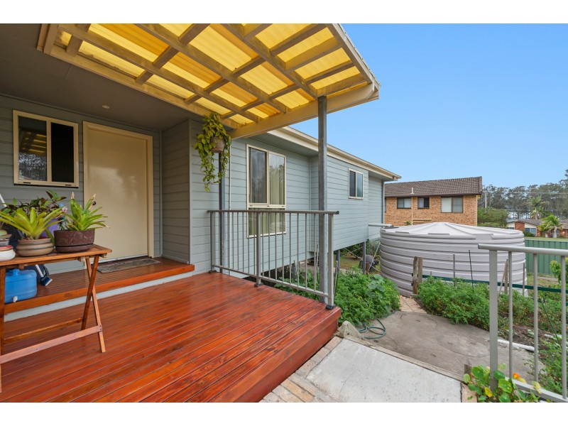 18 Warralong Street, Coomba Park NSW 2428