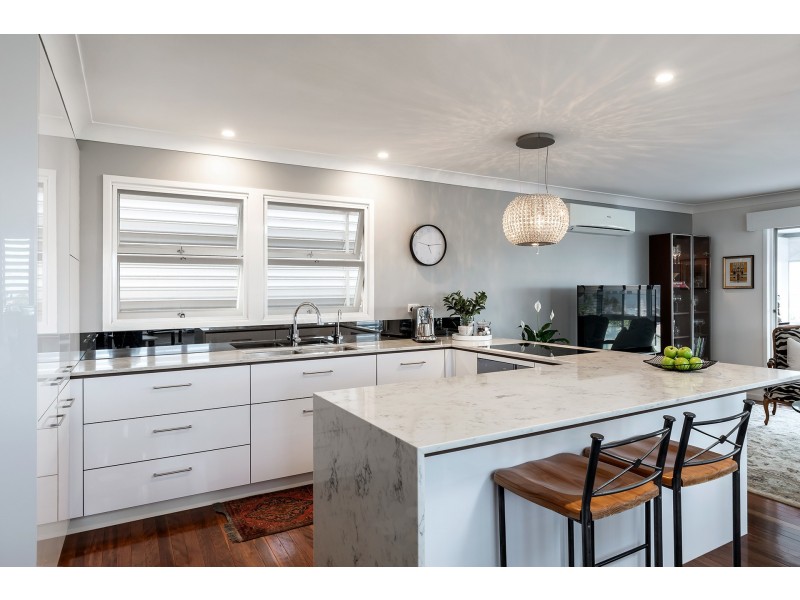 75 Nelson Parade, Manly QLD 4179