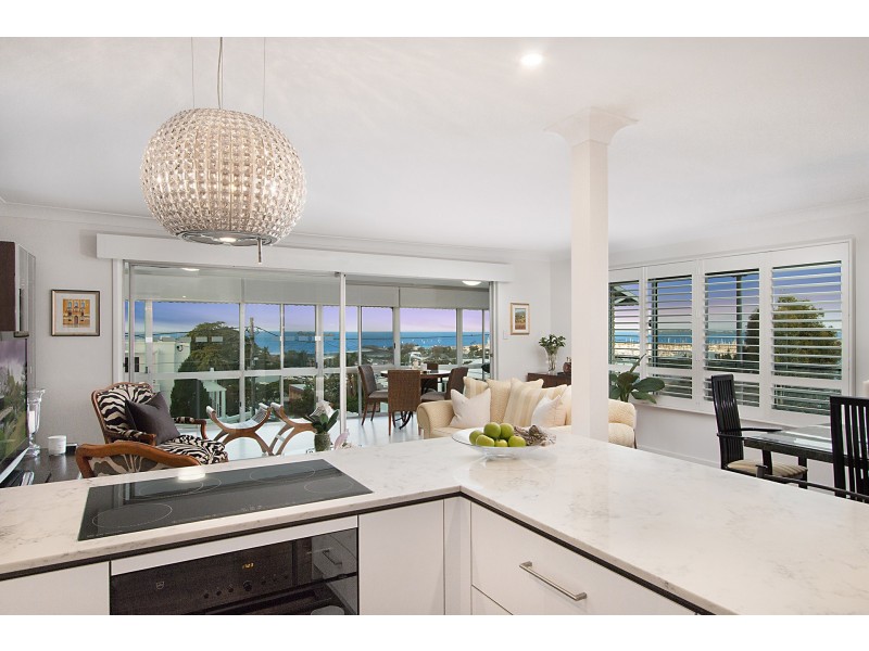 75 Nelson Parade, Manly QLD 4179