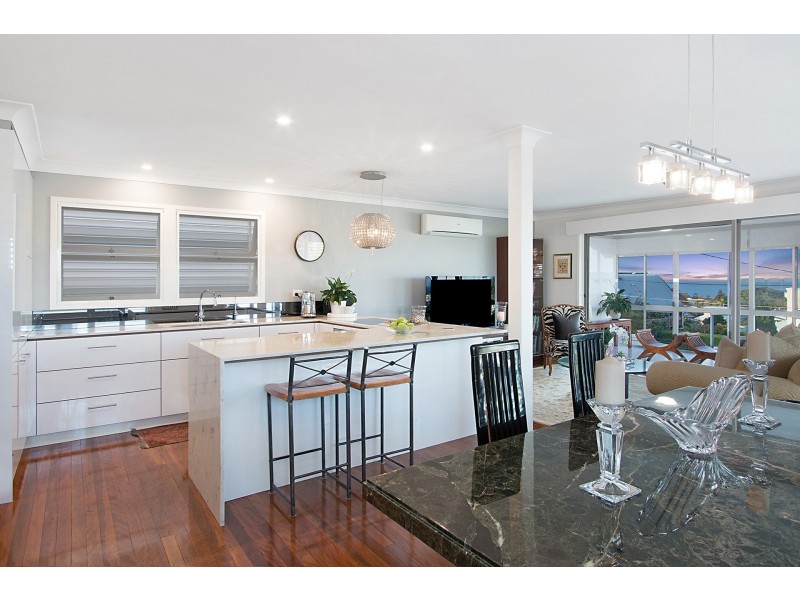 75 Nelson Parade, Manly QLD 4179