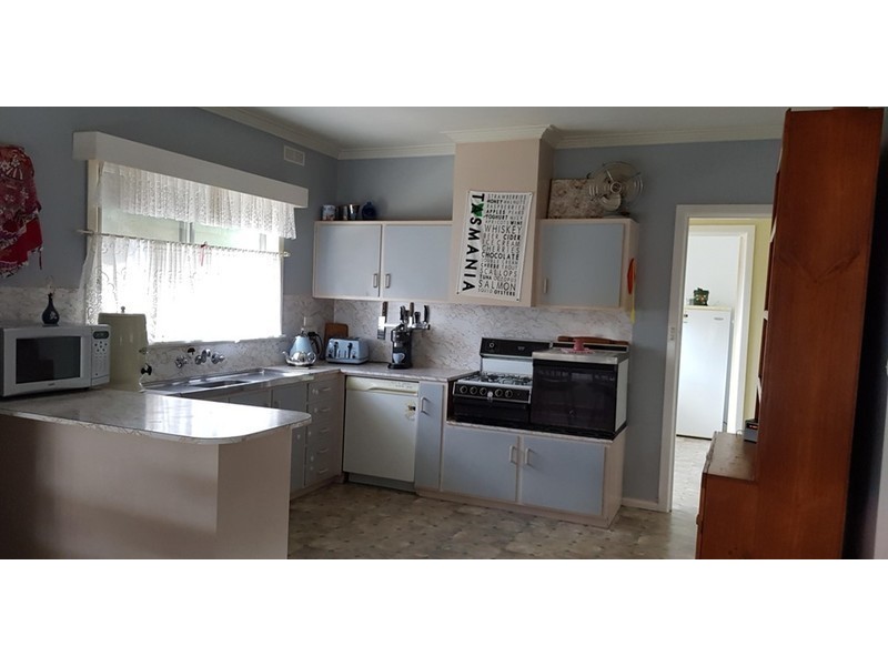 5 Manning Avenue, California Gully VIC 3556