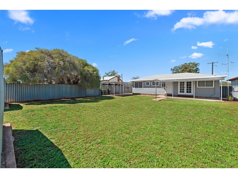 19 Ellengerah Street, Narromine NSW 2821