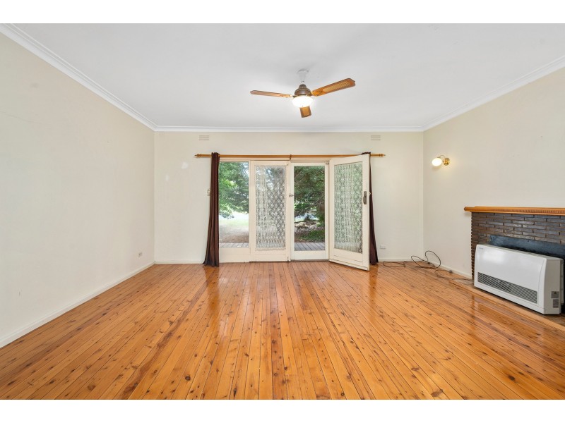 393 Nowland Avenue, Lavington NSW 2641