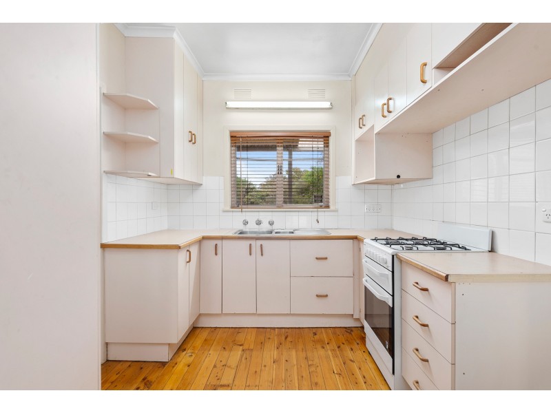 393 Nowland Avenue, Lavington NSW 2641