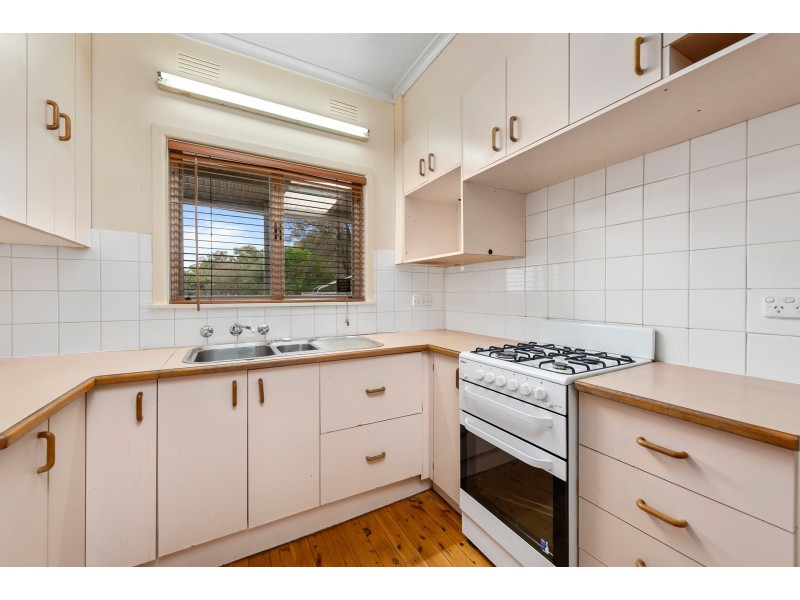 393 Nowland Avenue, Lavington NSW 2641