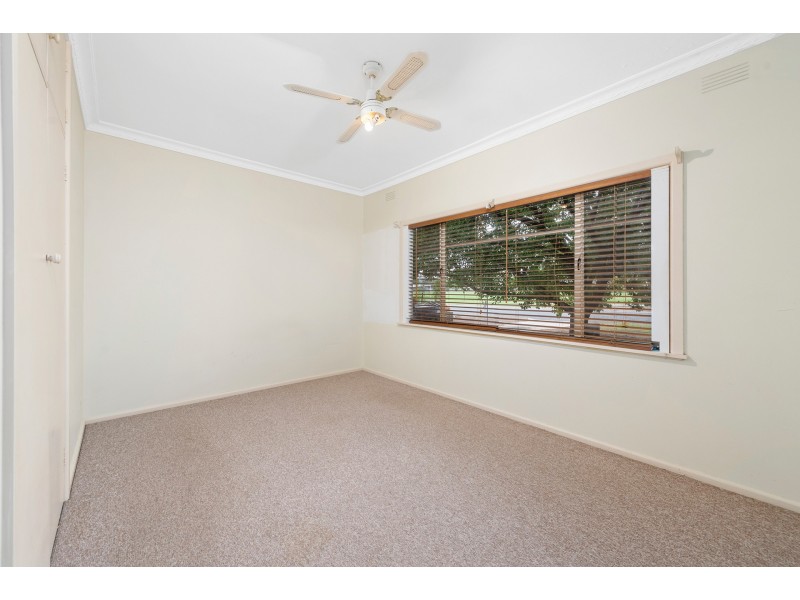 393 Nowland Avenue, Lavington NSW 2641
