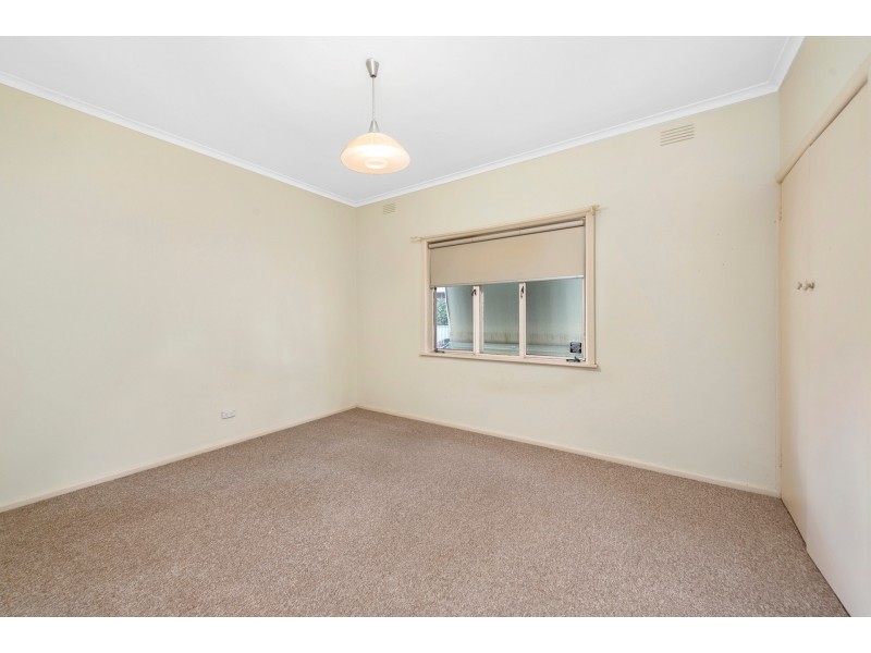 393 Nowland Avenue, Lavington NSW 2641