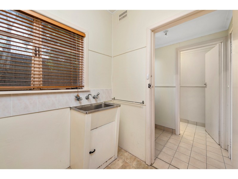 393 Nowland Avenue, Lavington NSW 2641