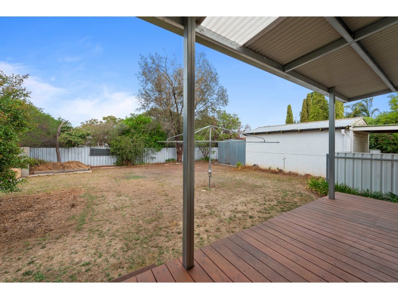 393 Nowland Avenue, Lavington NSW 2641