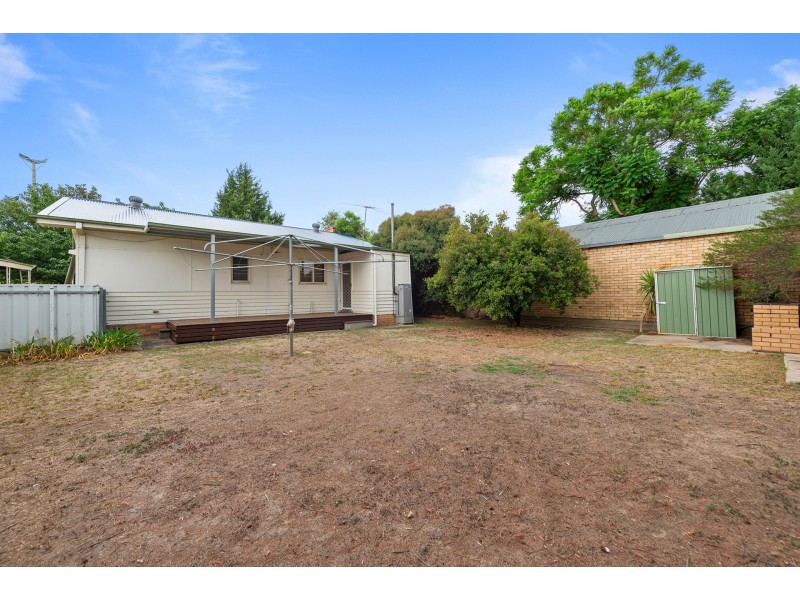 393 Nowland Avenue, Lavington NSW 2641