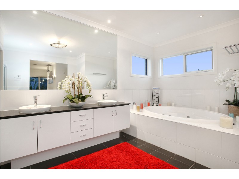 18 Moonlight Mews, Safety Beach VIC 3936