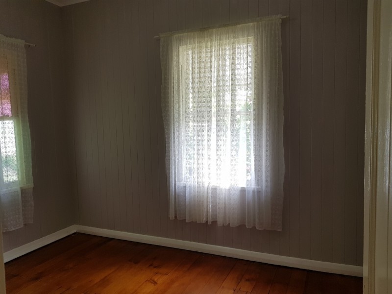 28 Richard Street, Esk QLD 4312