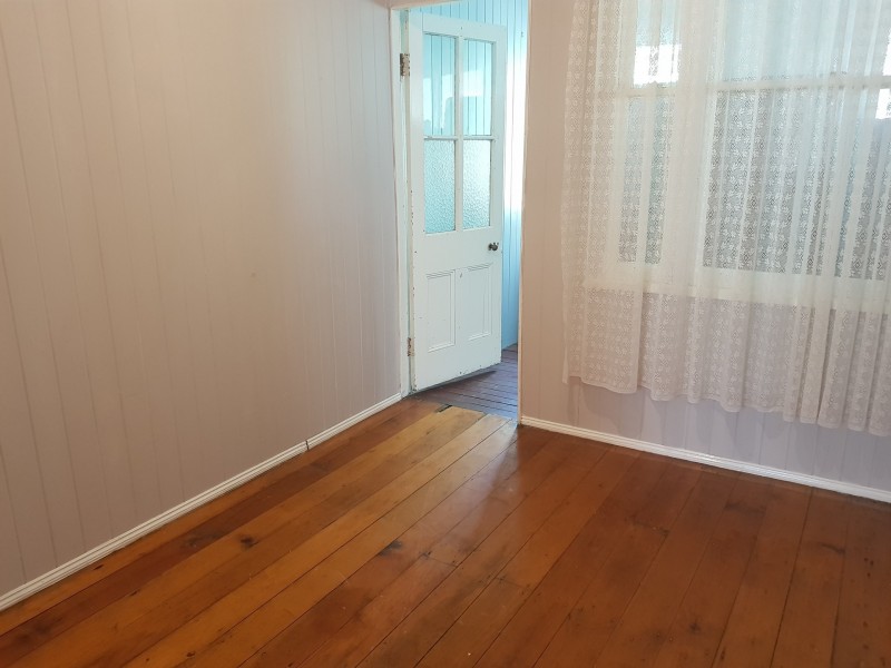 28 Richard Street, Esk QLD 4312