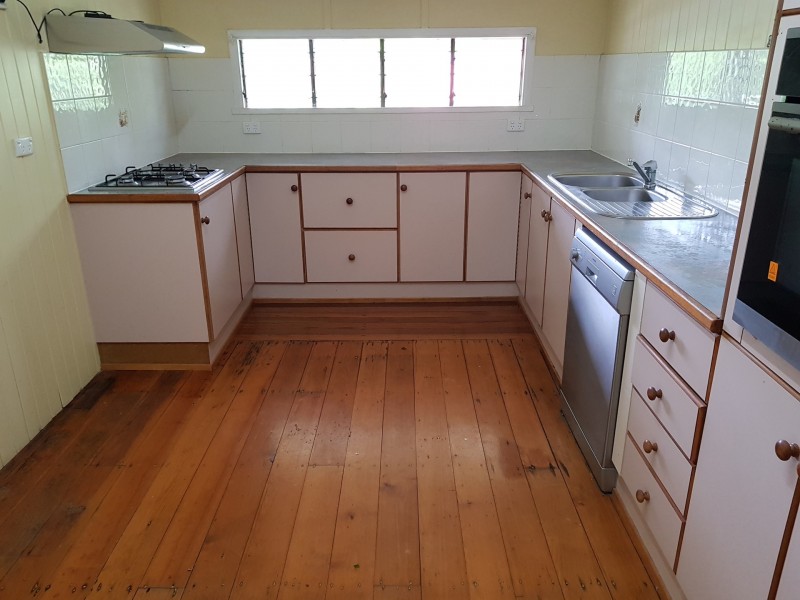 28 Richard Street, Esk QLD 4312