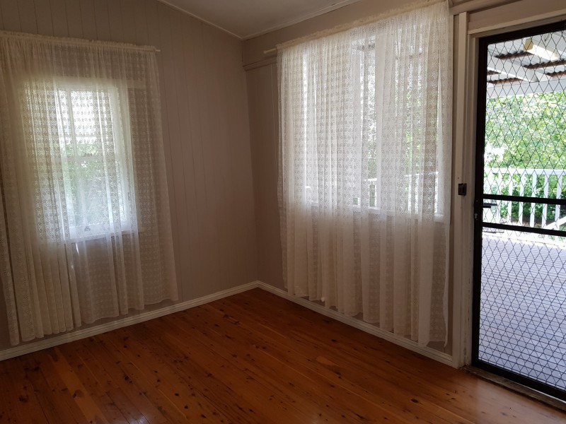 28 Richard Street, Esk QLD 4312