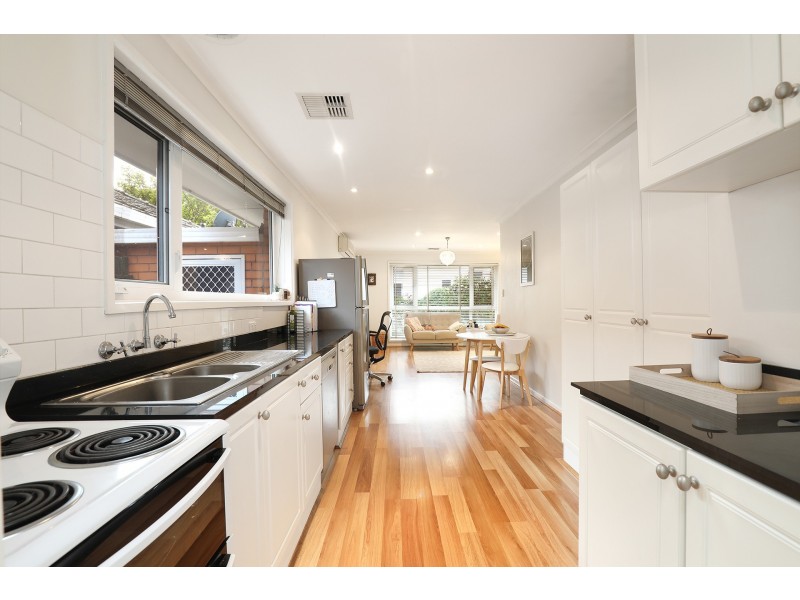 2/31 The Esplanade, Maribyrnong VIC 3032