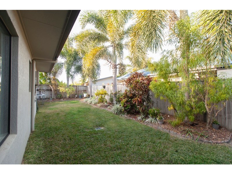 16 Oakville Parade, Smithfield QLD 4878