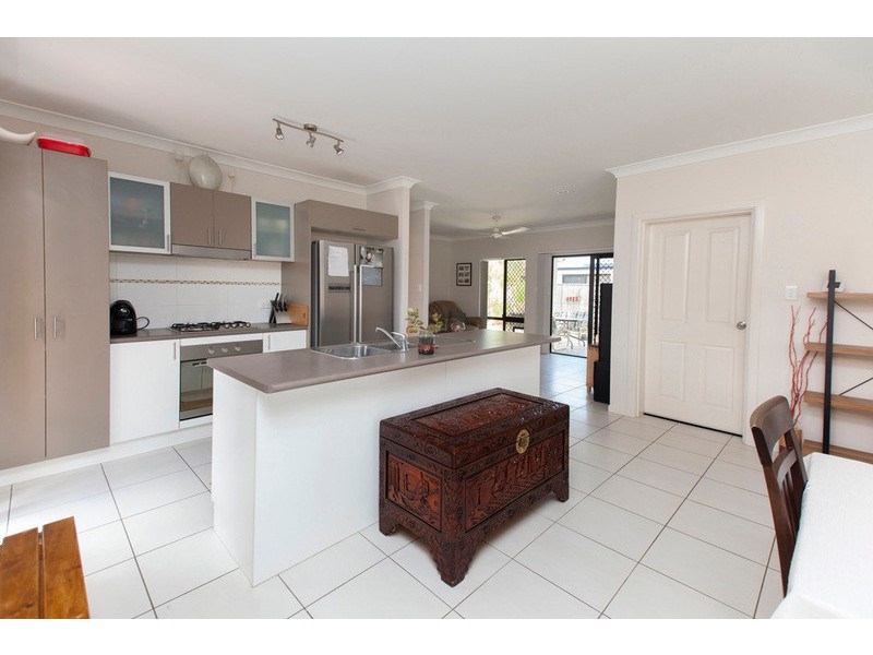 16 Oakville Parade, Smithfield QLD 4878