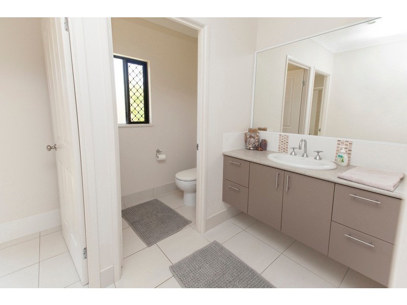 16 Oakville Parade, Smithfield QLD 4878