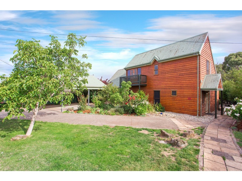 109 Canterbury Street, Brown Hill VIC 3350