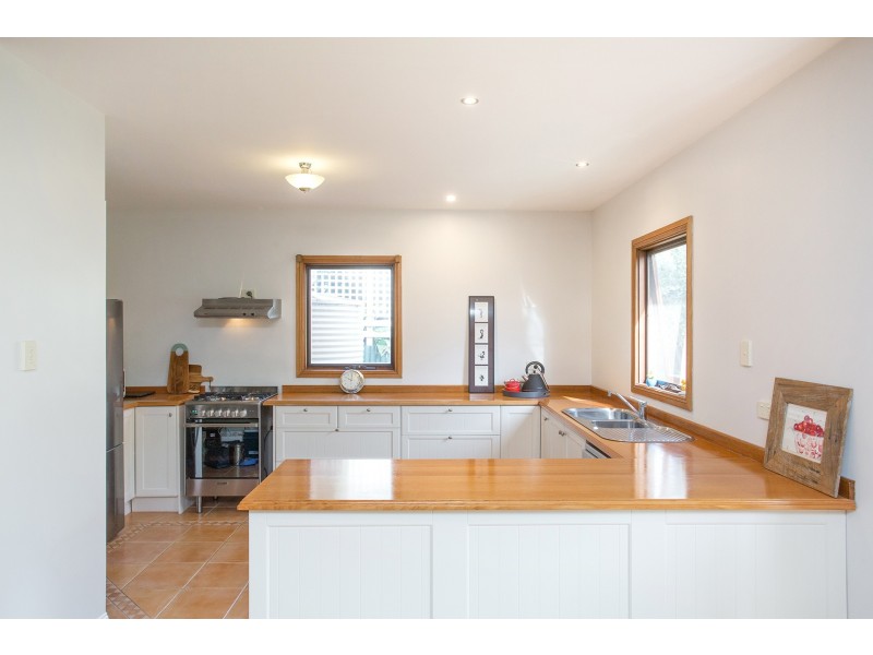 109 Canterbury Street, Brown Hill VIC 3350