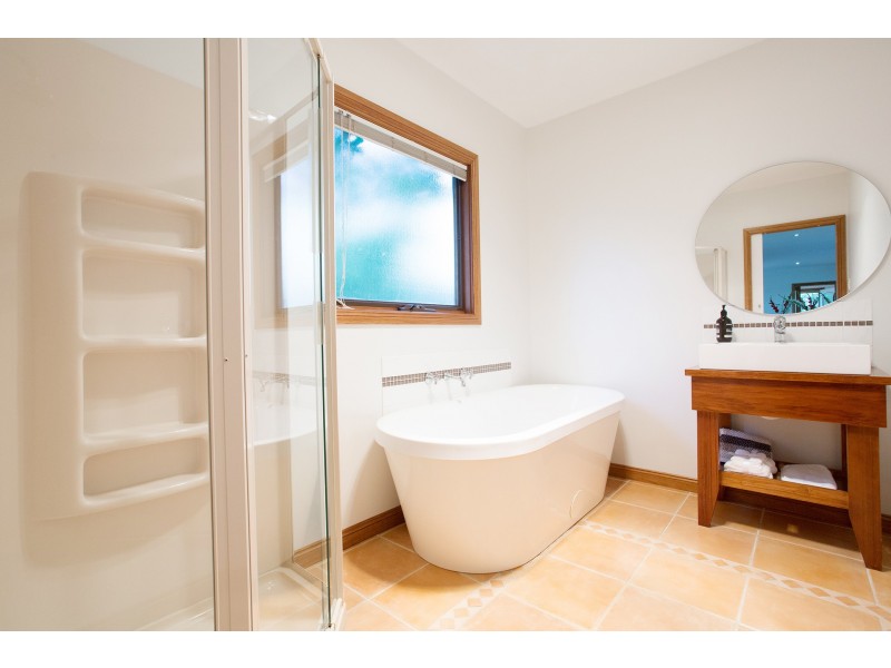 109 Canterbury Street, Brown Hill VIC 3350