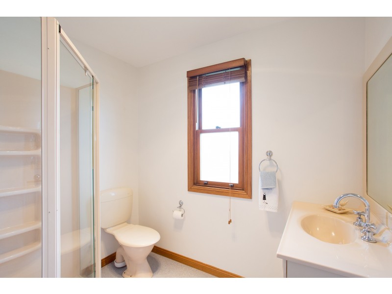 109 Canterbury Street, Brown Hill VIC 3350