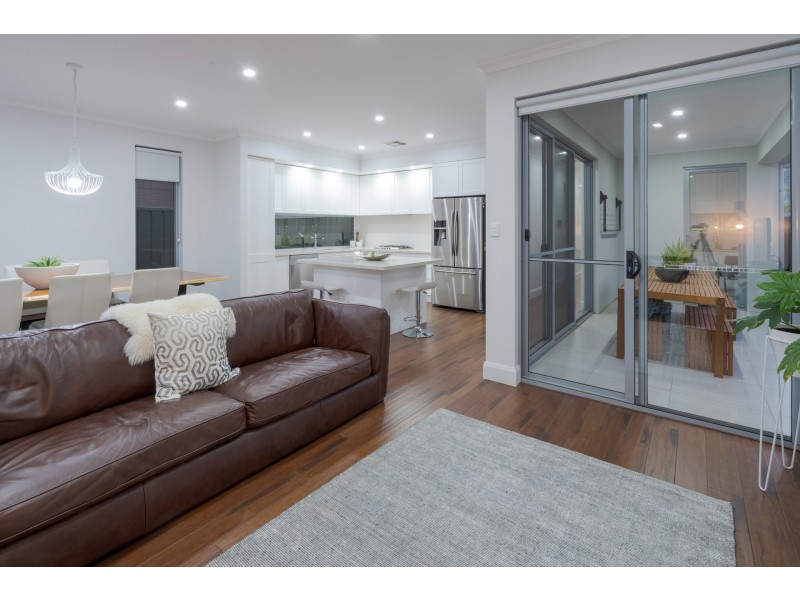 17 Dover Street, Royal Park SA 5014