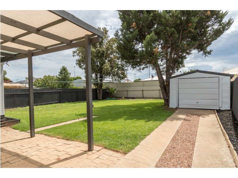 33 Cameron Avenue, Shepparton VIC 3630