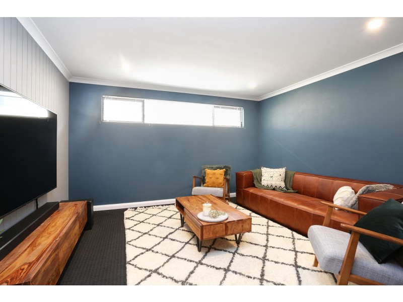 234 Lake Valley Drive, Lakelands WA 6180