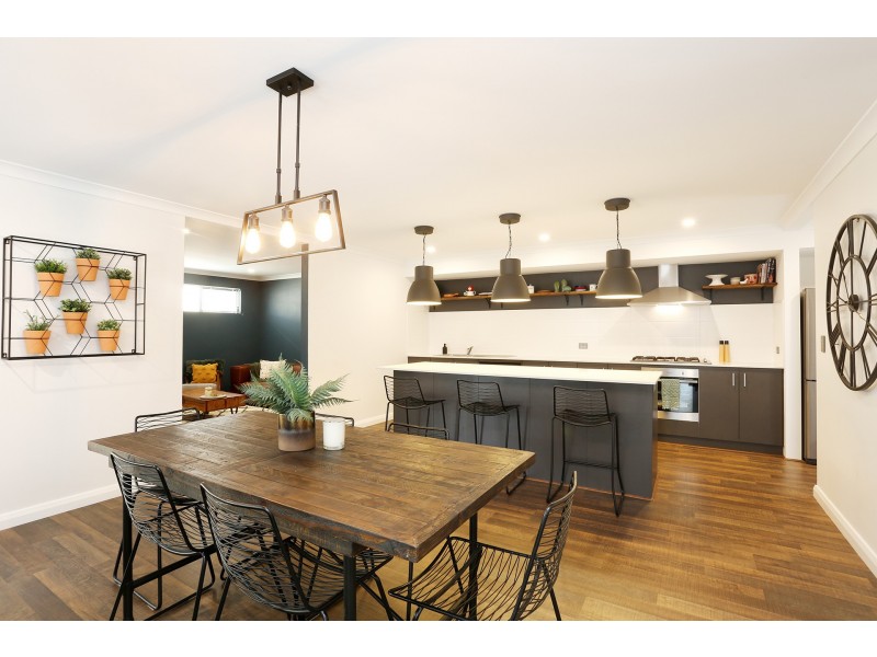 234 Lake Valley Drive, Lakelands WA 6180