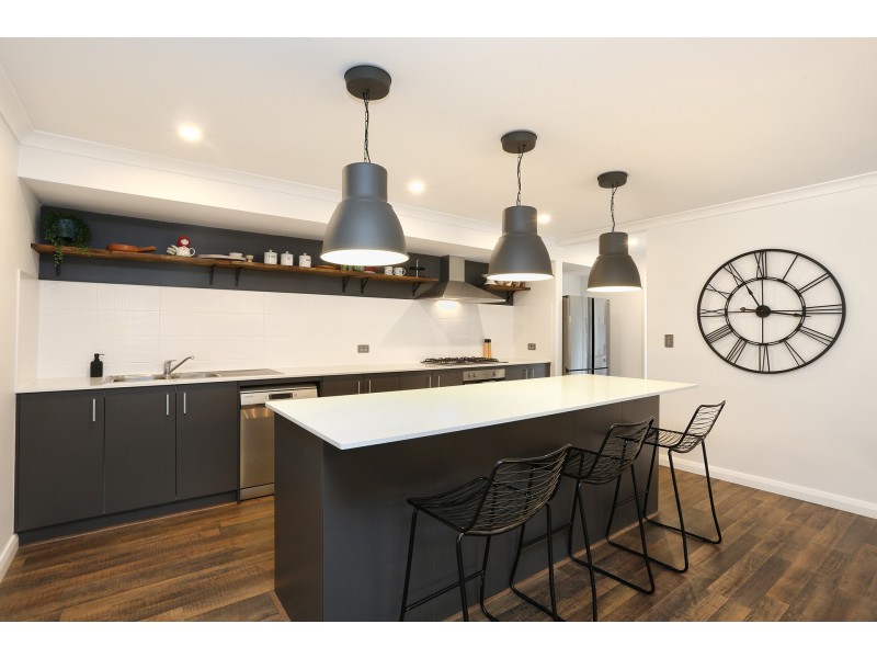 234 Lake Valley Drive, Lakelands WA 6180