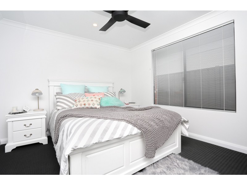 234 Lake Valley Drive, Lakelands WA 6180