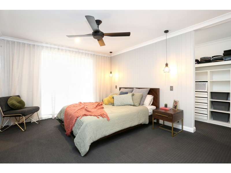 234 Lake Valley Drive, Lakelands WA 6180