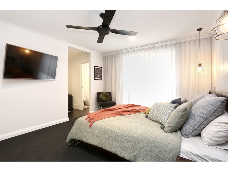 234 Lake Valley Drive, Lakelands WA 6180