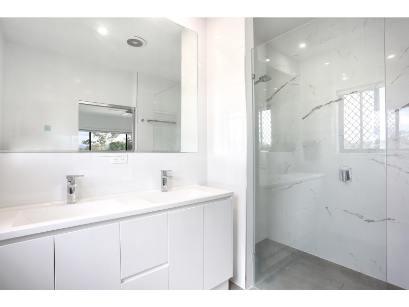 Broadbeach Waters QLD 4218